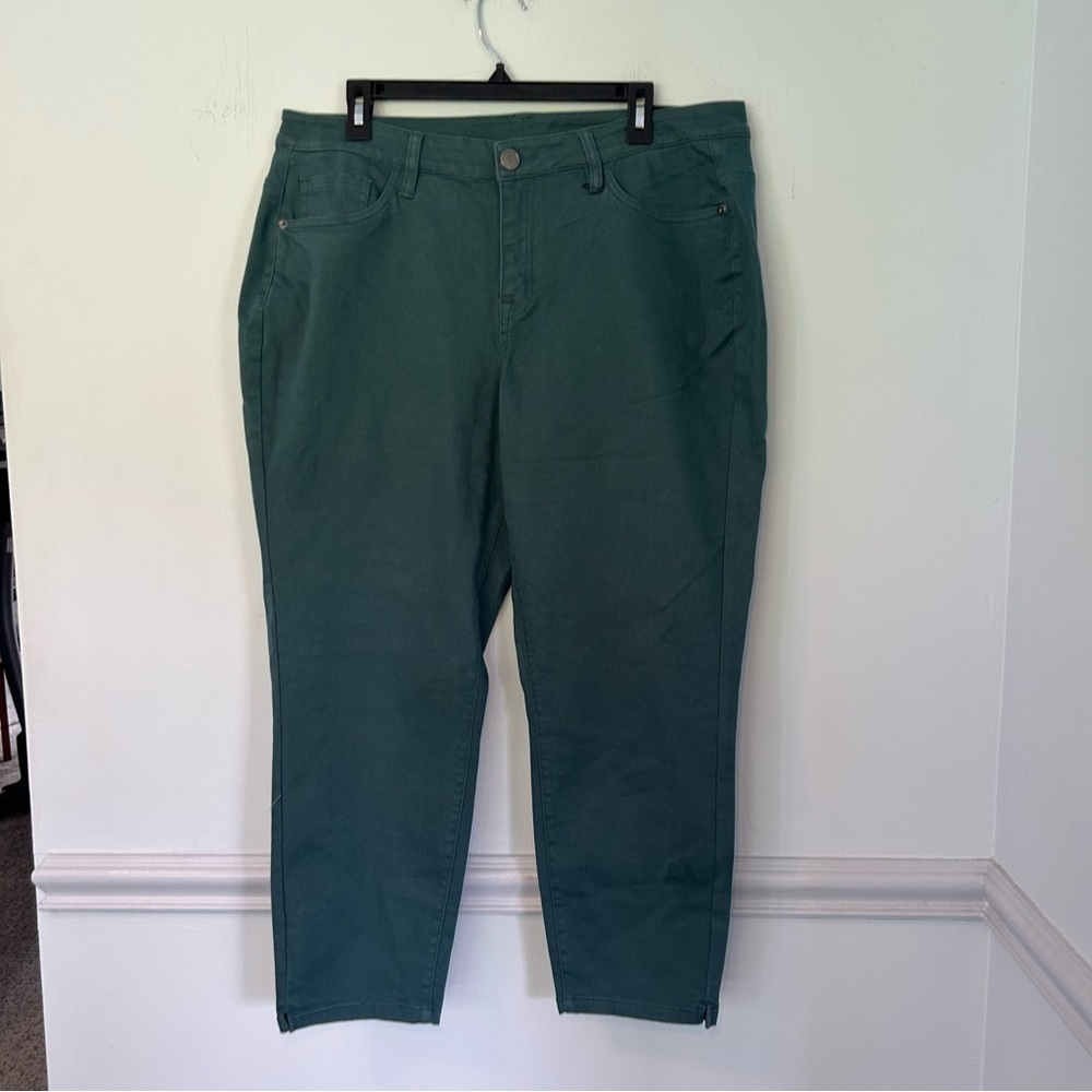 NWT Lane Bryant Green Denim Capris Size 18